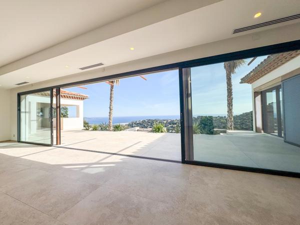 Maison à vendre  8 pièces - 292 m2 CAVALAIRE SUR MER - 83