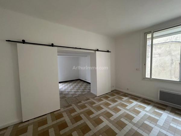 Vente                                                      Appartement
                        
                     2 pièces                      83 m2                     à Martigues