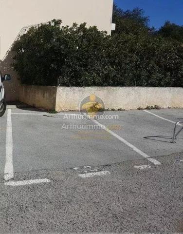 Location                                                      Parking
                        
                                                            à Sainte-Maxime