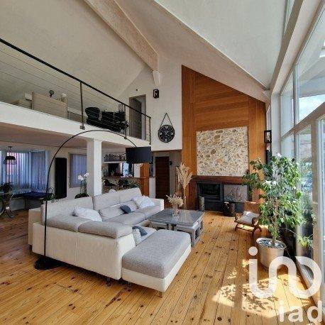 Maison 7 pièces de 203 m² à Saulx-les-Chartreux (91160)