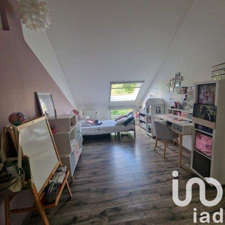 Maison 7 pièces de 203 m² à Saulx-les-Chartreux (91160)