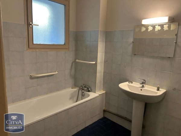 Appartement à louer 2 pièces 33.8m² Orange (84100)