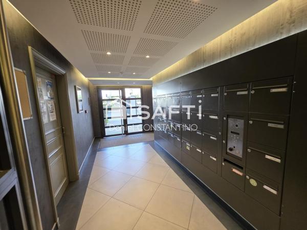 Appartement 47 m² avec Terrasse et Parking Privé