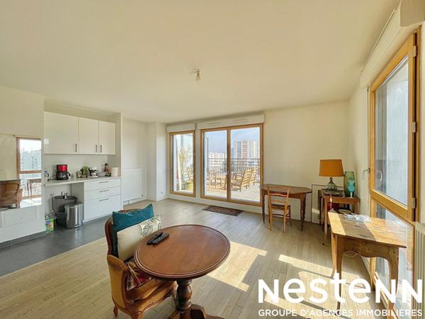 APPARTEMENT DERNIER ÉTAGE AVEC TERRASSE - 3 pièces 63 m² à THIAIS