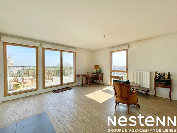 APPARTEMENT DERNIER ÉTAGE AVEC TERRASSE - 3 pièces 63 m² à THIAIS