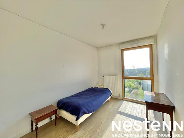 APPARTEMENT DERNIER ÉTAGE AVEC TERRASSE - 3 pièces 63 m² à THIAIS