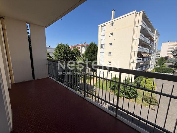 Appartement 2 Pièces avec Balcon, cave, en dernier étage - 69500 BRON