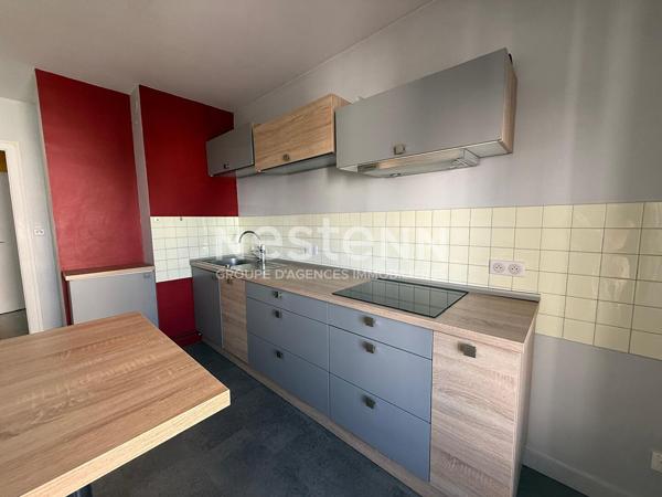 Appartement 2 Pièces avec Balcon, cave, en dernier étage - 69500 BRON