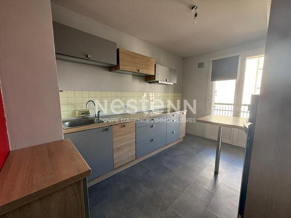 Appartement 2 Pièces avec Balcon, cave, en dernier étage - 69500 BRON
