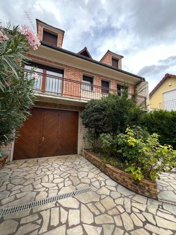 Drancy (93700) Maison de 3 chambres avec courette et grand garage