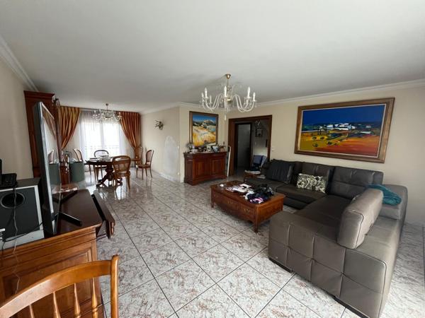 Drancy (93700) Maison de 3 chambres avec courette et grand garage