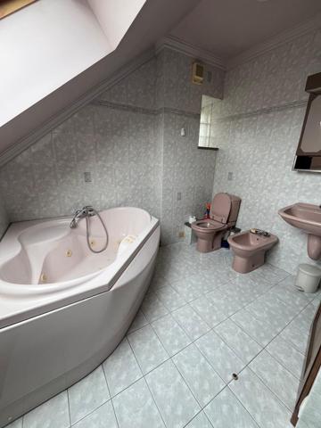 Drancy (93700) Maison de 3 chambres avec courette et grand garage