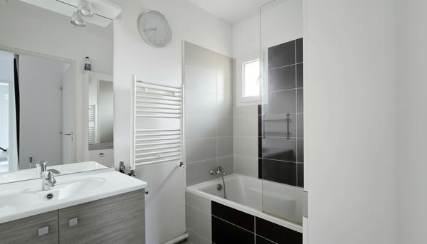 Maison 4 pièces récente ? 3 chambres, terrasse, garage ? Saint-Cannat