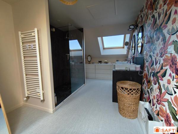 Maison de 170 m2 entièrement rénovée, commodités à pied