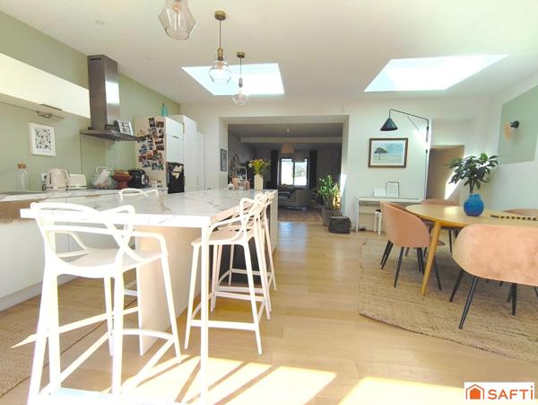 Maison de 170 m2 entièrement rénovée, commodités à pied