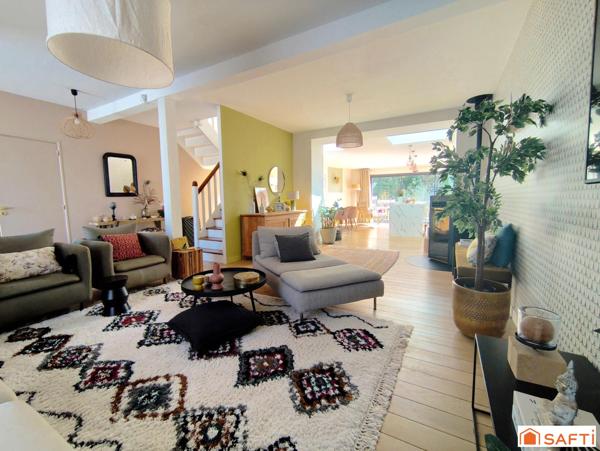 Maison de 170 m2 entièrement rénovée, commodités à pied