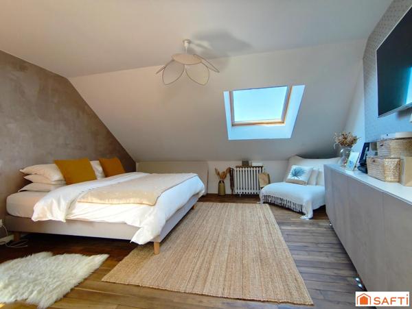 Maison de 170 m2 entièrement rénovée, commodités à pied