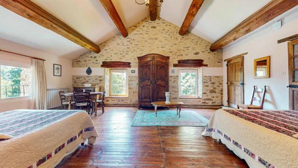 Domaine de 677 m2 entre Carcassonne et la Montagne Noire