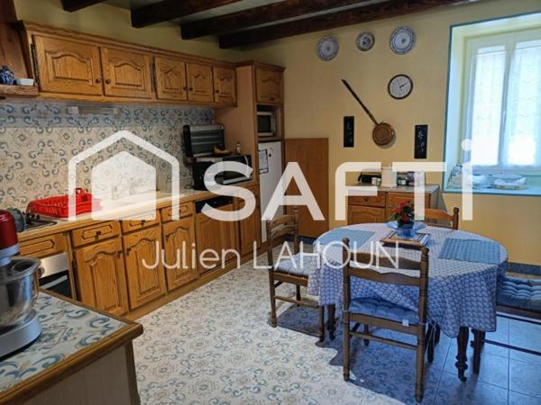 Domaine de 7ha avec une longère principale et dépendances