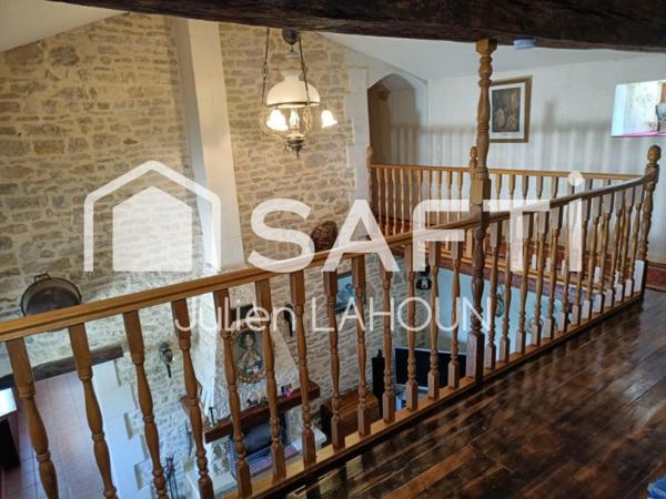 Domaine de 7ha avec une longère principale et dépendances