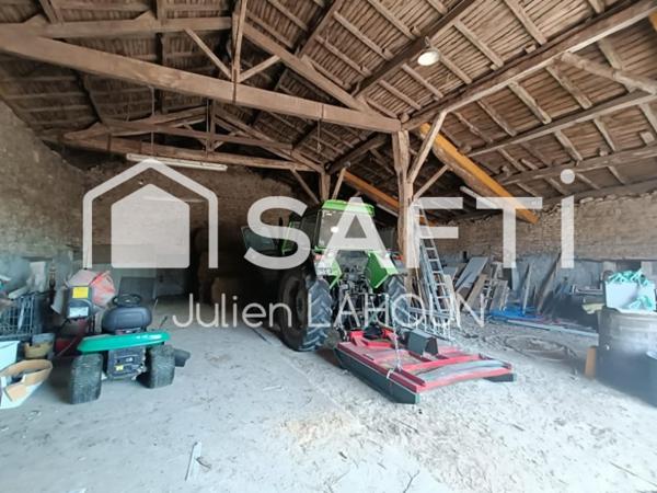 Domaine de 7ha avec une longère principale et dépendances