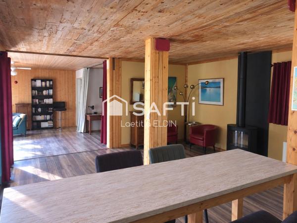 Maison d’architecte en bois avec piscine de 2020