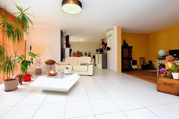 Villa plain-pied,155m² habitables, jardin, garage, piscine