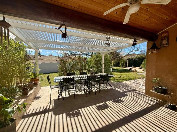 Maison à vendre 6 pièces 197 m2 avec dépendances CADENET (84)