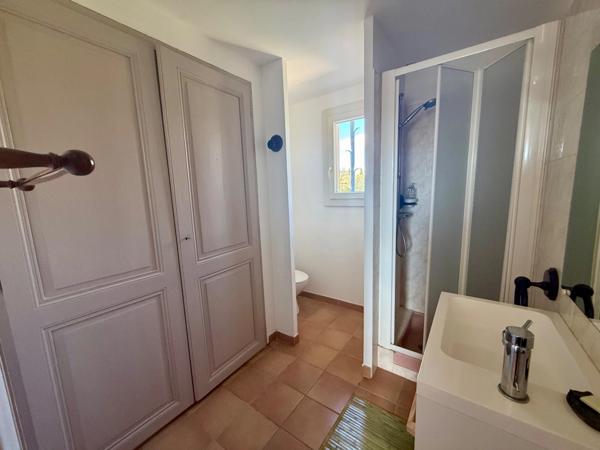 Maison à vendre 6 pièces 197 m2 avec dépendances CADENET (84)