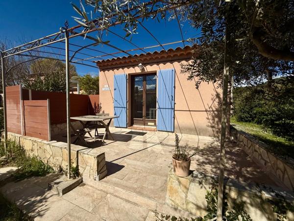 Maison à vendre 6 pièces 197 m2 avec dépendances CADENET (84)