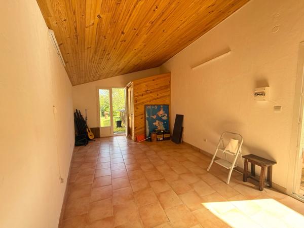 Maison à vendre 6 pièces 197 m2 avec dépendances CADENET (84)