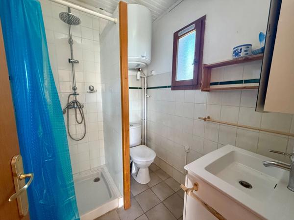 Maison à vendre 6 pièces 197 m2 avec dépendances CADENET (84)