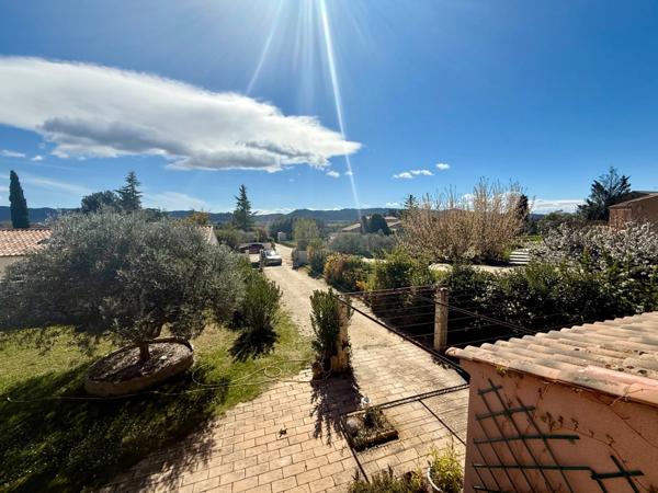 Maison à vendre 6 pièces 197 m2 avec dépendances CADENET (84)