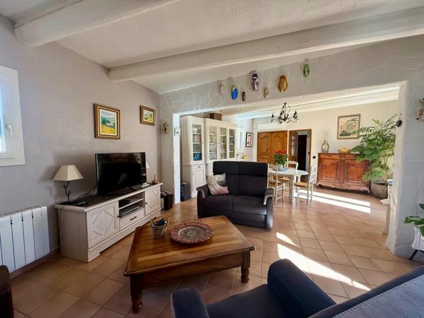 Maison à vendre 6 pièces 197 m2 avec dépendances CADENET (84)