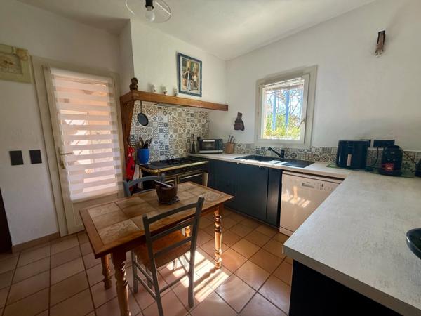 Maison à vendre 6 pièces 197 m2 avec dépendances CADENET (84)