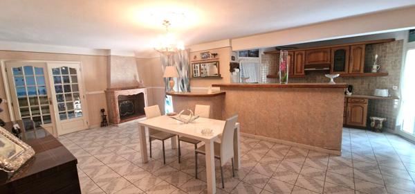 Maison 11 pièces 398 m2