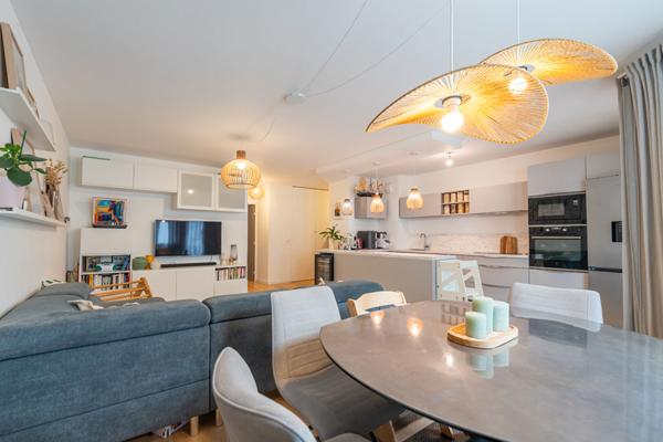 EXCLUSIVITÉ - 5 pièces à vendre en parfait état avec terrasse en centre ville