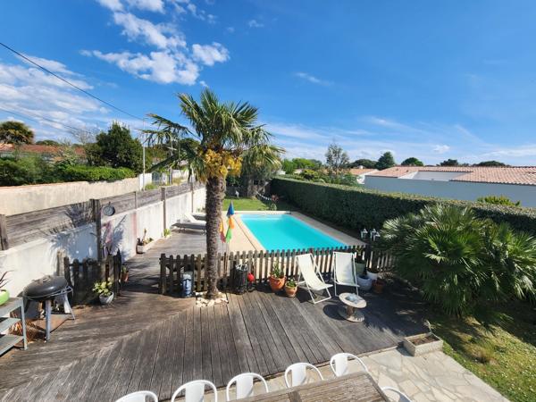 Maison individuelle + garage avec piscine – 102 m² – Exposition plein Sud - Terrain 623 m² – À 1 km de la plage (zone blanche) DOLUS D'OLERON