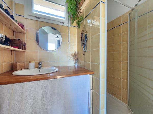 Maison individuelle + garage avec piscine – 102 m² – Exposition plein Sud - Terrain 623 m² – À 1 km de la plage (zone blanche) DOLUS D'OLERON