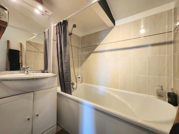 Maison individuelle + garage avec piscine – 102 m² – Exposition plein Sud - Terrain 623 m² – À 1 km de la plage (zone blanche) DOLUS D'OLERON