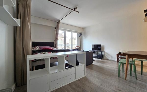 Appartement à louer    1 pièce • 28,62 m2 Vanves