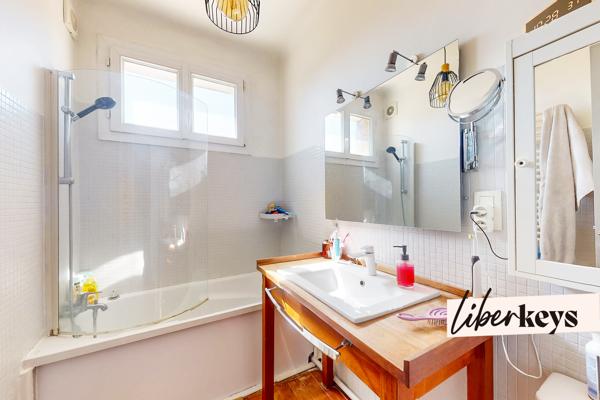 Maison 127m² avec piscine, jardin, terrasse, sous-sol et double parking à Gagny