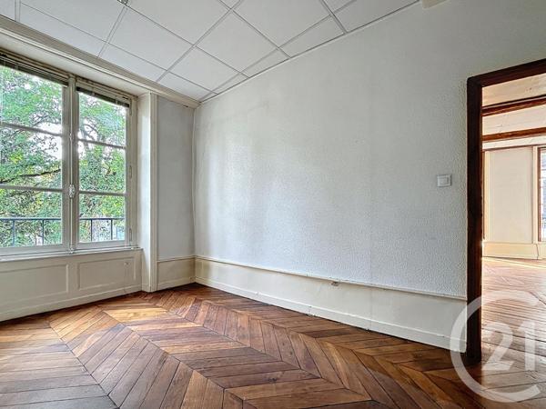 Immeuble à vendre  140 m2 RIOM - 63