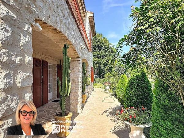 VENCE SAINTE-ANNE - PROPRIÉTÉ DE CARACTÈRE 155 M²
