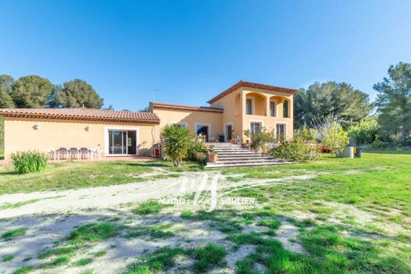 Villa de 230 m² - À PIED DE LA PLAGE