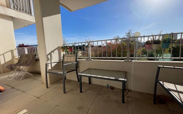 Appartement à vendre    2 pièces • 40,06 m2 Marseille 13