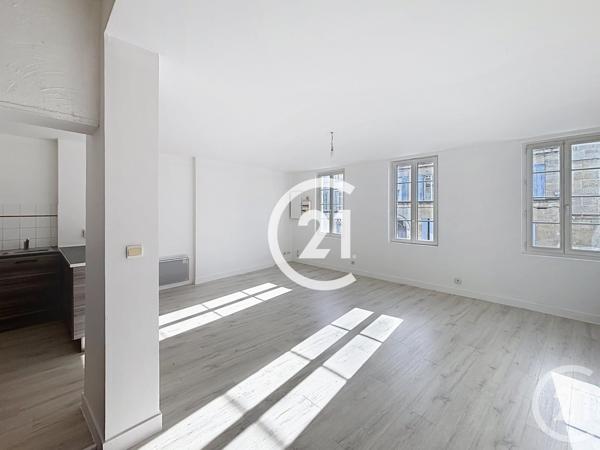 Immeuble à vendre  105 m2 COGNAC - 16