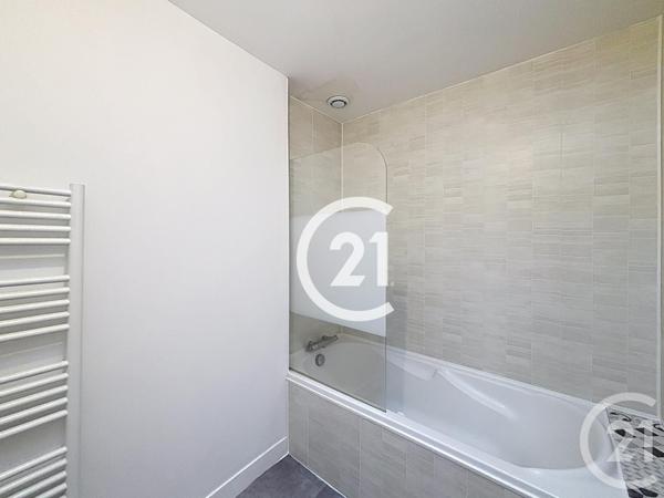 Immeuble à vendre  105 m2 COGNAC - 16