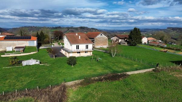Grande maison rénovée dans un hameau à 20mn de Figeac
