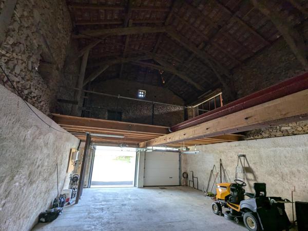 Grande maison rénovée dans un hameau à 20mn de Figeac